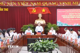 Quang cảnh buổi làm việc của Đoàn kiểm tra, giám sát số 28 của Bộ Chính trị với Ban Thường vụ Thành ủy Cần Thơ. (Ảnh: Ngọc Thiện/TTXVN)