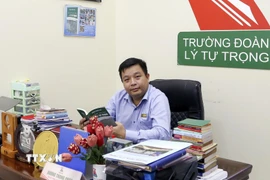 Thạc sỹ Dương Trọng Phúc, Phó Hiệu trưởng Trường đoàn Lý Tự Trọng (Thành phố Hồ Chí Minh) quan tâm nhiều nội dung của Hội nghị Trung ương 2. (Ảnh: Tiến Lực/ TTXVN)
