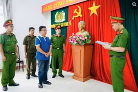 Công an tỉnh Đắk Lắk khởi tố, bắt tạm giam Võ Thái Huy, nguyên Cửa hàng trưởng Cửa hàng xăng dầu Sông Hinh về tội tham ô tài sản. (Nguồn: Công an cung cấp)
