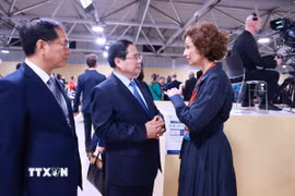 Thủ tướng Phạm Minh Chính gặp Tổng Giám đốc UNESCO Audrey Azoulay. (Ảnh: Dương Giang/TTXVN)
