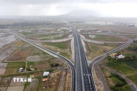 Nút giao cao tốc Khánh Hòa- Buôn Ma Thuột ở 20km đầu tuyến. (Ảnh: TTXVN phát)