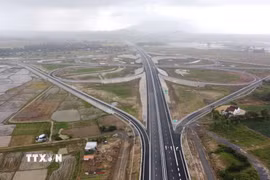 Nút giao cao tốc Khánh Hòa- Buôn Ma Thuột ở 20km đầu tuyến. (Ảnh: TTXVN phát)