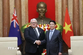 Chủ tịch nước Lương Cường tiếp Chủ tịch Quốc hội New Zealand Gerry Brownlee. (Ảnh: Lâm Khánh/TTXVN)