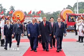 Tổng Bí thư Tô Lâm, các đồng chí lãnh đạo, nguyên lãnh đạo Đảng, Nhà nước dự Lễ kỷ niệm. (Ảnh: Thống Nhất/TTXVN)