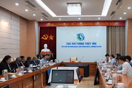 Quang cảnh buổi làm việc giữa Cục Khí tượng Thủy văn, Bộ Nông nghiệp và Môi trường Việt Nam và Bộ Nông nghiệp, Chăn nuôi, Đất đai và Thủy lợi cùng Cục Khí tượng Sri Lanka. (Nguồn: Cục Khí tượng Thủy văn)
