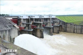 Đập thủy điện của nhà máy thủy điện Buôn Kuốp điều tiết nguồn nước. (Nguồn: TTXVN)