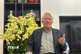 Phó Giáo sư, tiến sỹ Nguyễn Chu Hồi, Đại biểu Quốc hội khóa XV, nhận định việc rút ngắn nhiệm kỳ Quốc hội khoá XV là một quyết định mang tầm chiến lược để từng bước rút ngắn thời gian kiện toàn hệ thống lập pháp và hành pháp ngay sau các kỳ đại hội Đảng. (Ảnh: Diệu Thúy/TTXVN)