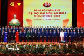 Đảng xác định tự chủ chiến lược trong thời kỳ mới. Trong ảnh: Tổng Bí thư Tô Lâm cùng các đồng chí lãnh đạo Đảng và Nhà nước với các đại biểu dự Đại hội đại biểu Đảng bộ Chính phủ lần thứ nhất. (Ảnh: Dương Giang/TTXVN)