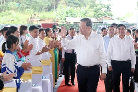 Tổng Bí thư Tô Lâm đến dự Lễ khởi công Trường liên cấp Tiểu học, Trung học cơ sở xã Si Pa Phìn, tỉnh Điện Biên. (Ảnh: Thống Nhất/TTXVN)