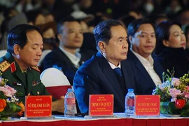 Chủ tịch Quốc hội dự chương trình nghệ thuật Mừng Đảng Mừng Xuân