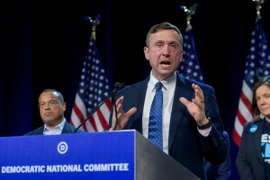 Ông Ken Martin được bầu làm Chủ tịch Ủy ban Quốc gia đảng Dân chủ (DNC), Mỹ. (Ảnh: AP/TTXVN)