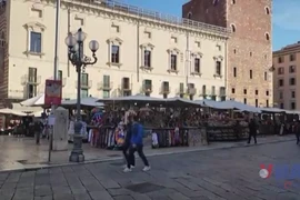 Khám phá vẻ đẹp của thành phố tình yêu Verona ở Italy