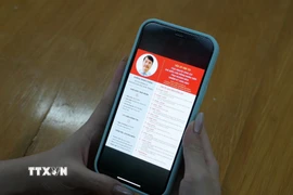 Thông tin về người ứng cử đại biểu Hội đồng nhân dân tỉnh Khánh Hòa nhiệm kỳ 2026-2031 được đăng tải trên các kênh thông tin số, giúp cử tri thuận tiện theo dõi, tìm hiểu. (Ảnh: Nguyễn Thành/TTXVN)