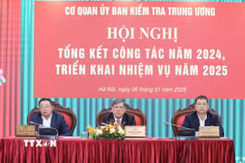 Các đồng chí điều hành hội nghị. (Ảnh: Phương Hoa/TTXVN)