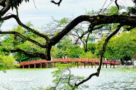 Một góc hồ Hoàn Kiếm. (Ảnh: Vietnam+)