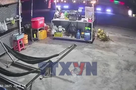 Đồng Tháp: Xe khách lao vào lề đường khiến 2 người thiệt mạng 