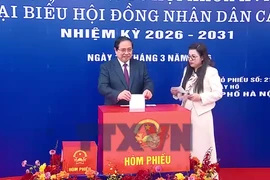Thủ tướng Phạm Minh Chính bỏ phiếu bầu cử đại biểu QH và HĐND 
