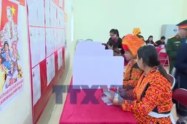 Đồng bào các dân tộc Lạng Sơn gửi kỳ vọng vào từng lá phiếu 