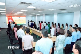 Lễ kết nạp Đảng cho đảng viên mới tại Đảng ủy Khu Công nghiệp Nhật Bản-Hải Phòng. (Ảnh Tiến Vĩnh/TTXVN)