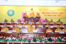 Các chư Tôn đức giáo phẩm lãnh đạo Hội đồng Chứng minh, Hội đồng Trị sự Giáo hội Phật giáo Việt Nam dự Hội nghị. (Ảnh: Xuân Khu/TTXVN)