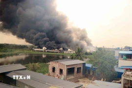 Hiện trường đám cháy vụ da giày tại thôn Đông Tiến, xã Chấn Hưng, thành phố Hải Phòng sáng 14/12. (Ảnh: Hoàng Ngọc/TTXVN)