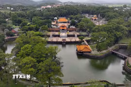 Lăng Tự Đức (Khiêm Lăng) được xây dựng nằm bên phải đồi Cảnh Vọng thuộc thôn Thủy Ba, phường Thủy Xuân, thành phố Huế. Lăng Tự Đức là công trình kiến trúc đẹp nhất thời nhà Nguyễn, nơi đây là chốn yên nghỉ của vua Tự Đức - vị vua tại vị lâu nhất trong số 13 đời vua triều Nguyễn. (Ảnh: Vũ Sinh/TTXVN)