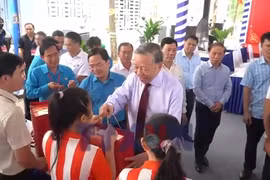 Tổng Bí thư, Chủ tịch nước: TP Hồ Chí Minh tiếp tục chăm lo đời sống công nhân
