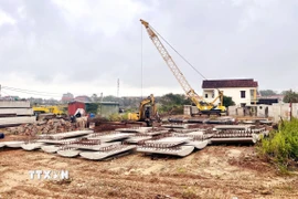 Dự án Đường và cầu vượt đường sắt trung tâm thành phố Đồng Hới. (Ảnh: Nguyên Linh/TTXVN)