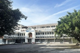 Trường Tiểu học-Trung học Cơ sở Xuân Hương được thành lập tại số 39 đường Trần Phú, phường Xuân Hương-Đà Lạt, sử dụng cơ sở hạ tầng của Trường cao đẳng Kinh tế kỹ thuật Lâm Đồng. (Ảnh: Chu Quốc Hùng/ TTXVN)