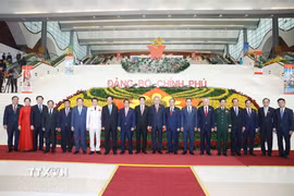 Tổng Bí thư Tô Lâm, các đồng chí lãnh đạo, nguyên lãnh đạo Đảng, Nhà nước dự Đại hội. (Ảnh: TTXVN)