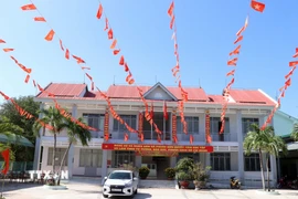 Xã Phước Hữu (tỉnh Khánh Hòa) trang trí lộng lẫy cờ hoa chào mừng bầu cử Quốc hội khóa XVI và Hội đồng Nhân dân các cấp nhiệm kỳ 2026- 2031. (Ảnh: Công Thử/TTXVN)