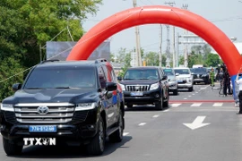 Thông xe kỹ thuật tuyến đường kết nối trung tâm thị xã An Nhơn đến đường ven biển phía Tây đầm Thị Nại. (Ảnh: Lê Phước Ngọc/TTXVN)
