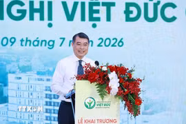 Thủ tướng Lê Minh Hưng phát biểu chỉ đạo tại Lễ khai trương hoạt động Bệnh viện Hữu nghị Việt Đức tại phường Liêm Tuyền, tỉnh Ninh Bình. (Ảnh: Dương Giang/TTXVN)
