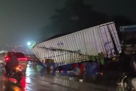 Hiện trường vụ xe tải bị tàu hỏa va chạm, cuốn đi 700 mét 