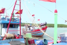 Áp thấp nhiệt đới gần Biển Đông mạnh lên thành bão, gió giật cấp 10