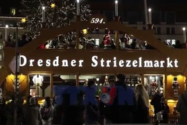 Striezelmarkt - chợ Giáng sinh lâu đời nhất ở nước Đức 