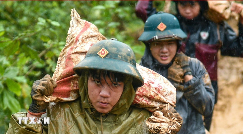 Cán bộ, chiến sỹ luôn quyết tâm, tin tưởng hoàn thành thắng lợi “Chiến dịch Quang Trung.” (Ảnh: Quốc Dũng/TTXVN)