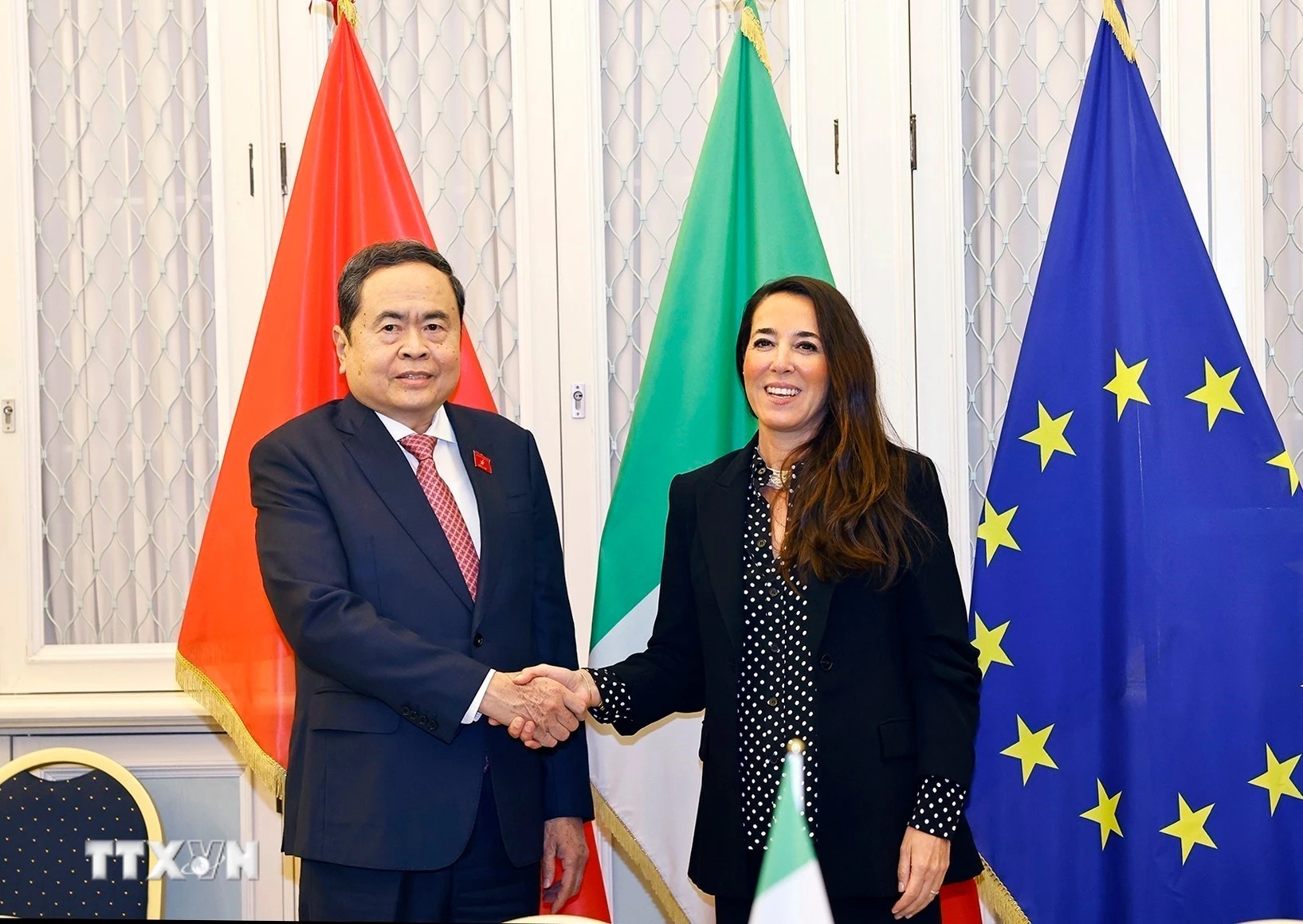 Chủ tịch Quốc hội đề nghị Italy miễn thị thực cho công dân Việt Nam