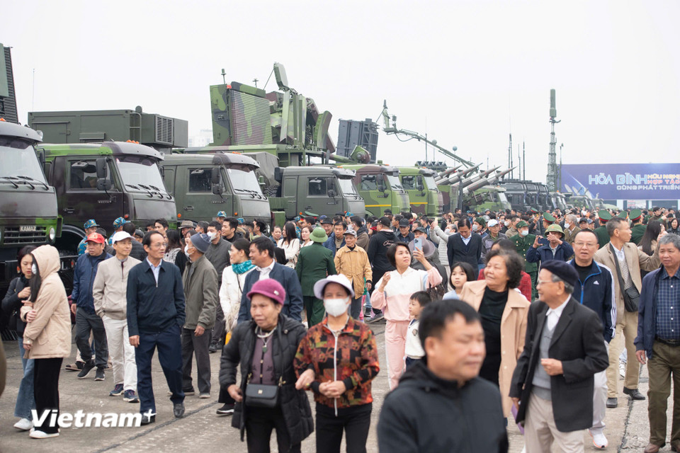 Triển lãm Quốc phòng Quốc tế 2024 mở cửa cho người dân vào tham quan miễn phí từ 9 giờ - 17 giờ ngày 21/12 và 9 giờ - 15 giờ ngày 22/12. (Ảnh: Hoài Nam/Vietnam+)