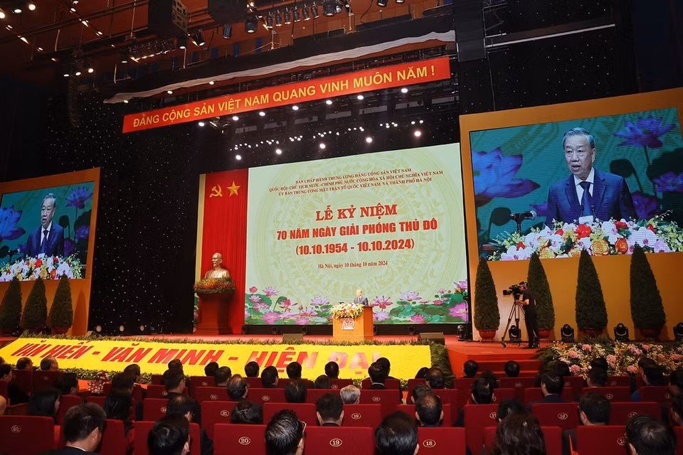 Tổng Bí thư, Chủ tịch nước Tô Lâm đọc Diễn văn kỷ niệm 70 năm Ngày Giải phóng Thủ đô. (Ảnh: Trí Dũng/TTXVN)