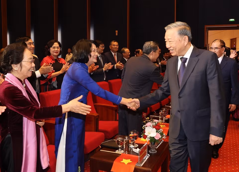 Tổng Bí thư, Chủ tịch nước Tô Lâm đến dự Lễ kỷ niệm 70 năm Ngày Giải phóng Thủ đô. (Ảnh: Trí Dũng/TTXVN)