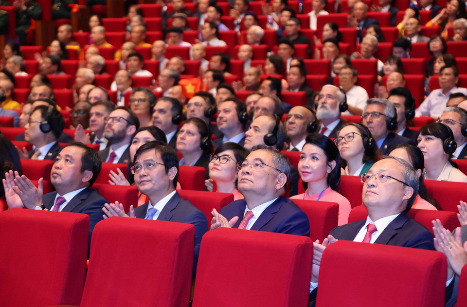 Các đại biểu tham dự buổi lễ. (Ảnh: Văn Điệp/TTXVN)