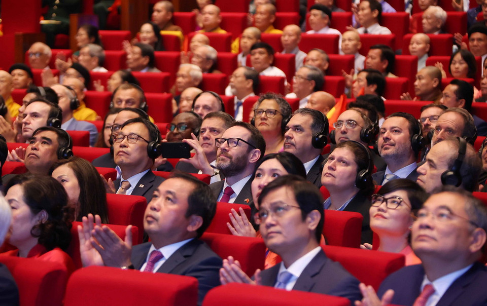 Các đại biểu tham dự buổi lễ. (Ảnh: Văn Điệp/TTXVN)