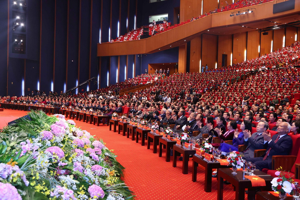 Lãnh đạo Đảng, Nhà nước và đại biểu tham dự buổi lễ. (Ảnh: Văn Điệp/TTXVN)