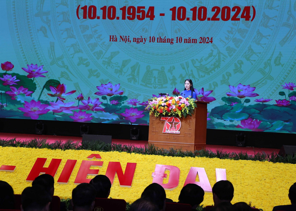 Em Nguyễn Chi Phương, Sinh viên Trường Đại học Luật Hà Nội, đại diện thế hệ trẻ phát biểu. (Ảnh: Văn Điệp/TTXVN)