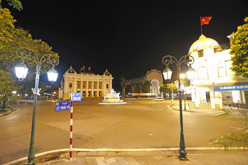  Khu vực quảng trường Cách mạng Tháng 8 lúc 19h40. (Ảnh: Trần Việt/TTXVN)