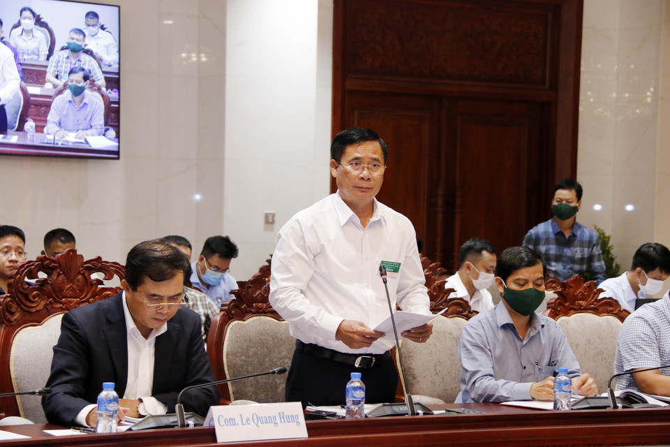 Thiếu tướng Nguyễn Quốc Dũng, Tư lệnh Binh đoàn 11, Tổng thầu xây dựng công trình báo cáo tại lễ nghiệm thu. (Ảnh: Phạm Kiên/TTXVN) 