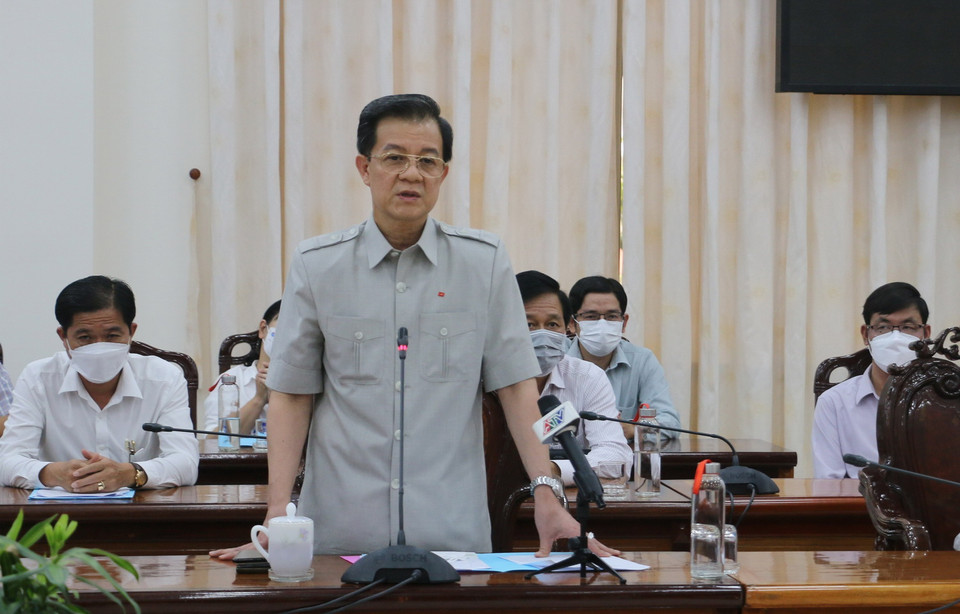 Bí thư Tỉnh ủy An Giang Lê Hồng Quang phát biểu tại buổi làm việc. (Ảnh: Công Mạo/TTXVN)