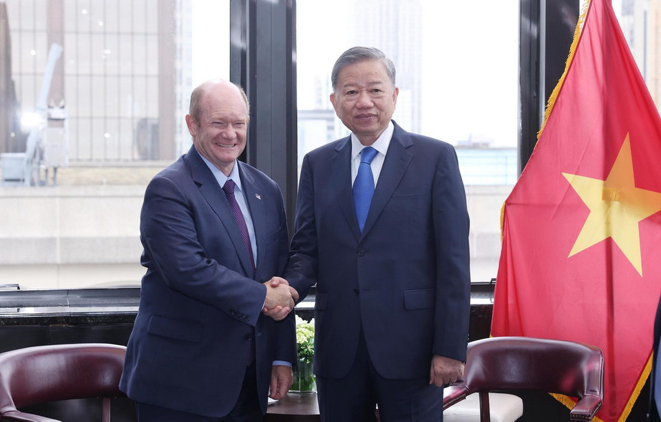 Tổng Bí thư, Chủ tịch nước Tô Lâm tiếp Thượng nghị sỹ Hoa Kỳ Chris Coons. (Ảnh: Lâm Khánh/TTXVN)