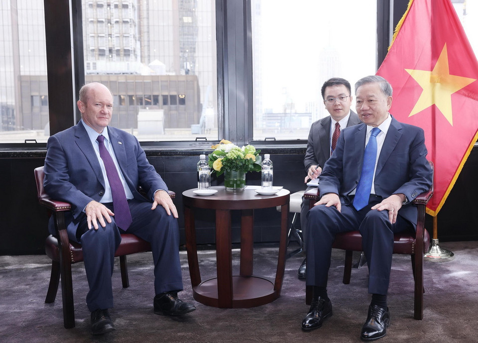 Tổng Bí thư, Chủ tịch nước Tô Lâm tiếp Thượng nghị sỹ Hoa Kỳ Chris Coons. (Ảnh: Lâm Khánh/TTXVN)